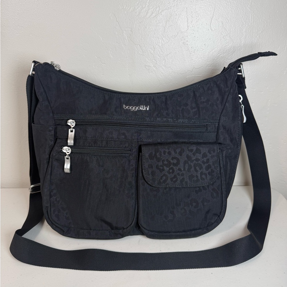 Baggallini Modern Everywhere Hobo Crossbody Bag in Black Cheetah